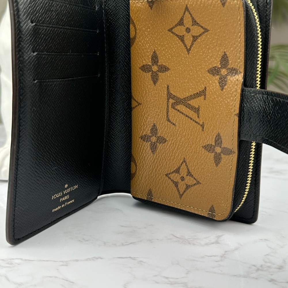 Louis Vuitton Juliette Wallet in Reverse Monogram - Picture 8 of 12